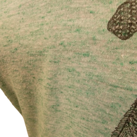 Empire mandella giraffe v-neck shirt size medium - Picture 2 of 7